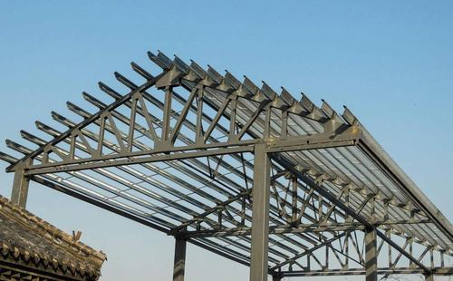 大跨度钢结构优势_适合大型场馆厂房建设!